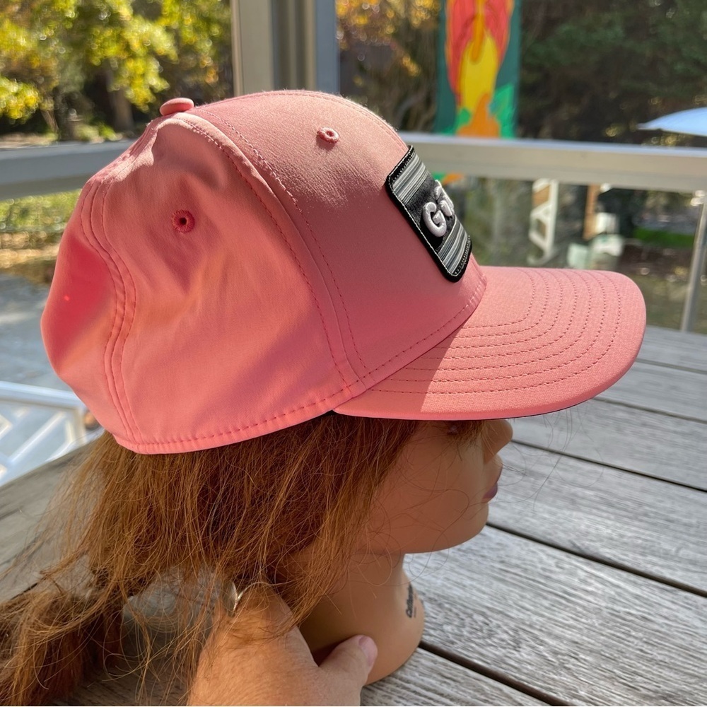 TaylorMade Venture Sunset SnapBack Golf Hat
Size Regular (58cm) - Picture 2 of 5